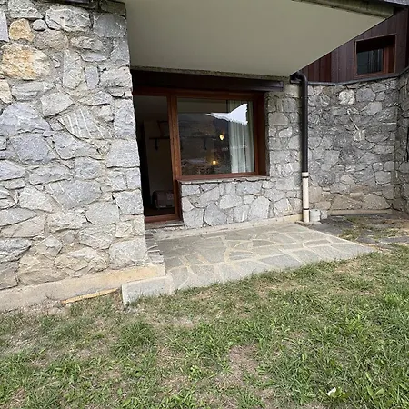 Rez-de-chaussee - Animaux Ad. - 4 Pers. Apartment